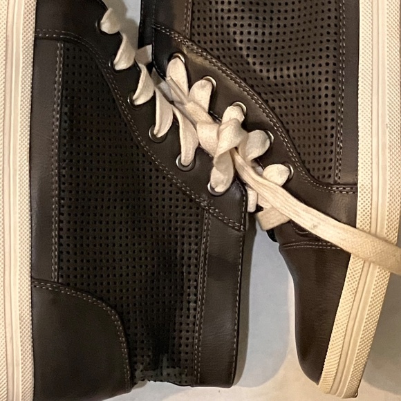 Calvin Klein Jeans “Martina” 8.5 Gray/White Hi-Tops Open Pattern - Picture 8 of 11